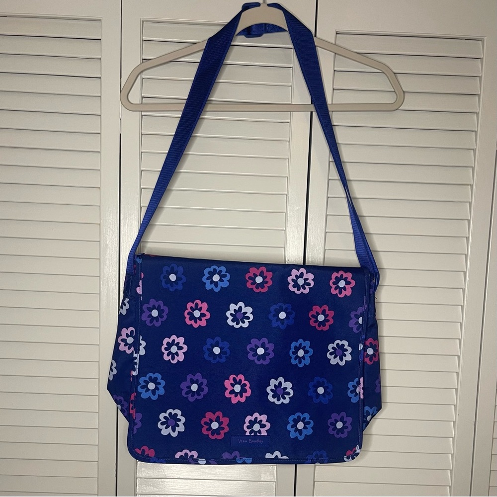 Vera Bradley Ellie Flowers Pattern Floral Messenger Bag